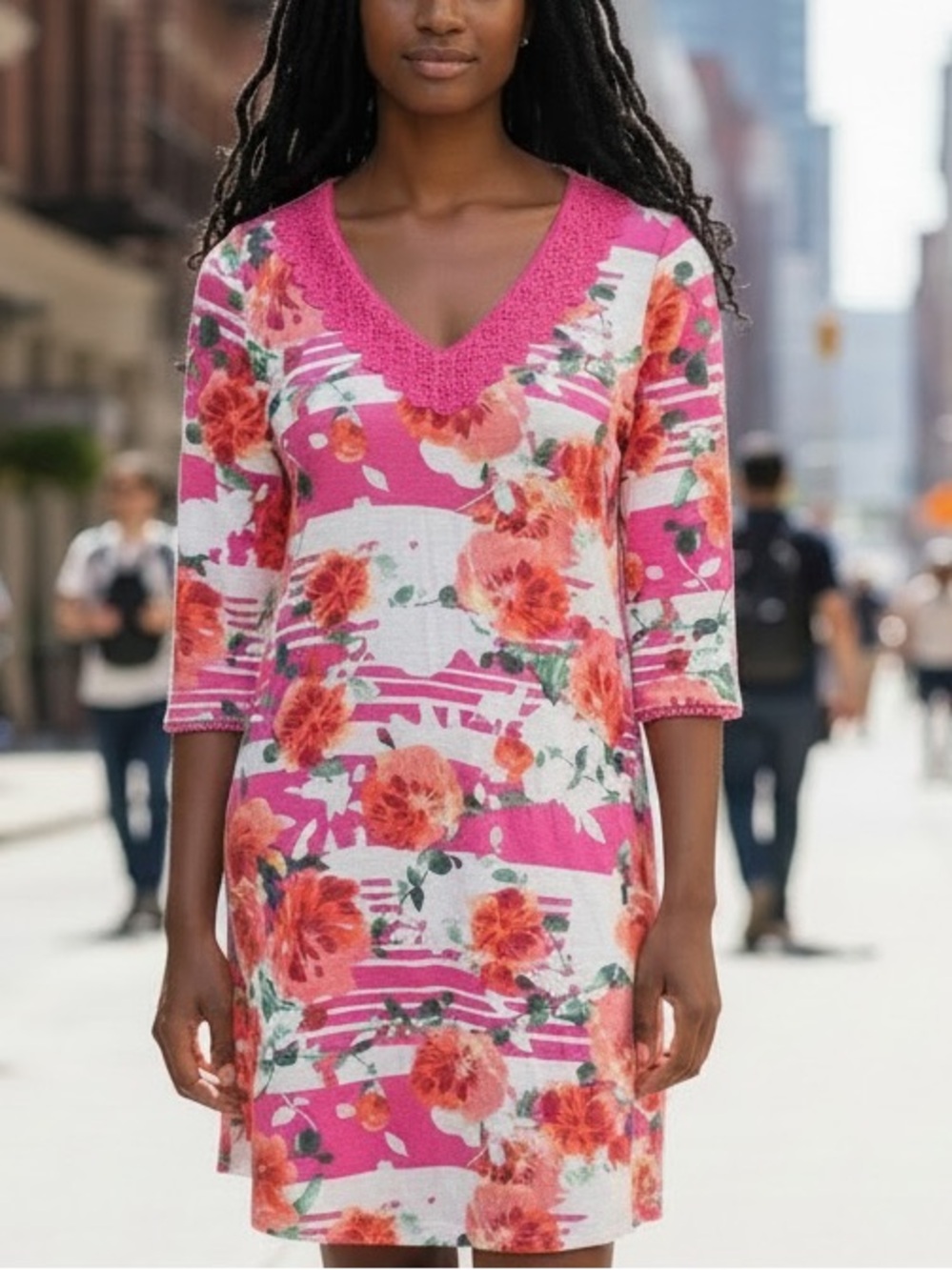 Isaac Mizrahi Pink Floral V-Neck Shift Dress — Pockets